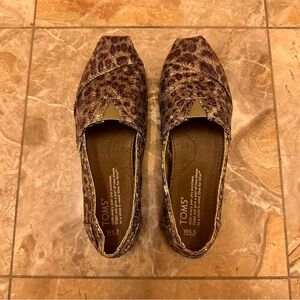 NWOT Toms Leopard Sequins Alpargarta